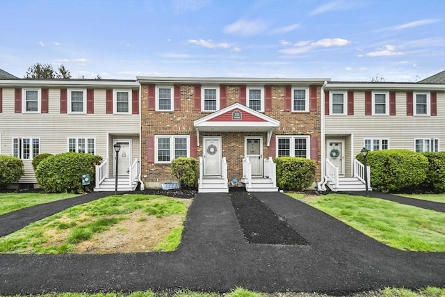 11 Fernwood Dr Unit D, Leominster, MA 01453 - multi unit property featuring entry steps and brick siding