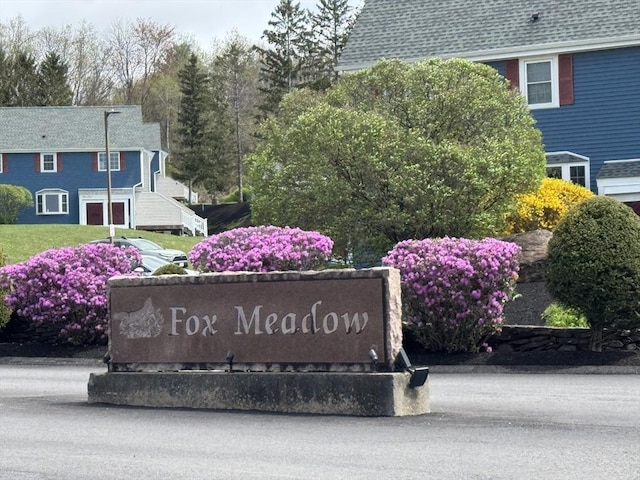 11 Fernwood Dr Unit D, Leominster, MA 01453 - view of community sign