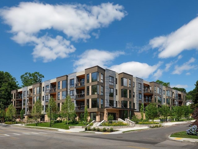 100 Linden St Unit 103, Wellesley, MA 02482 - view of apartment building / complex