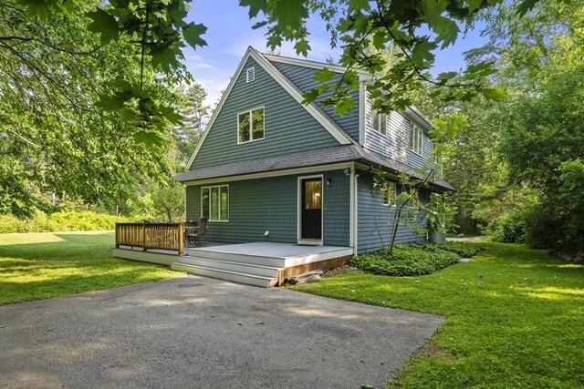 731-R Grove St, Norwell, MA 02061 - view of front of home with a front yard and a deck