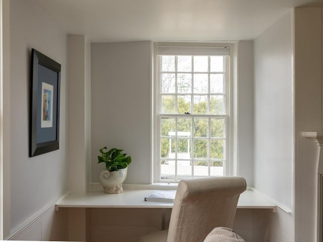 205 Powder Point Ave, Duxbury, MA 02332 - office space with built in desk