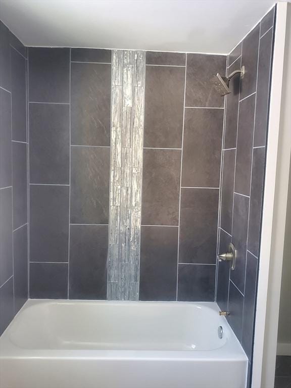 full bath with shower / washtub combination