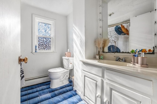 full bathroom featuring curtained shower, baseboard heating, vanity, and toilet