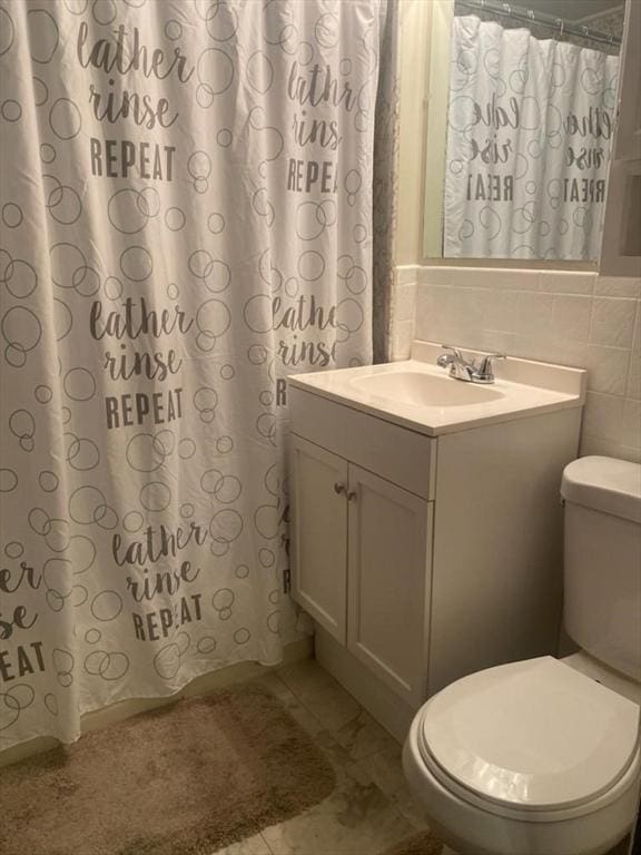150 Appleton Cir, Fitchburg, MA 01420 - bathroom with toilet, vanity, tile patterned flooring, and curtained shower