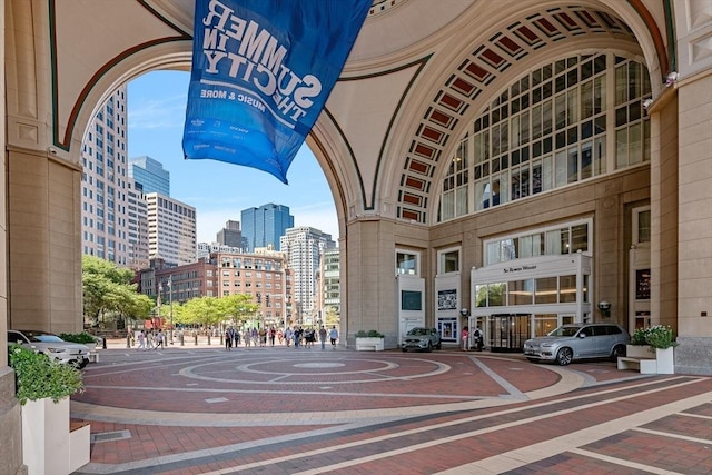 20 Rowes Wharf Unit Th7, Boston, MA 02110 - exterior space with a view of city and street lights
