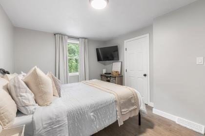 537 S River St, Marshfield, MA 02050 - bedroom with wood finished floors and baseboards