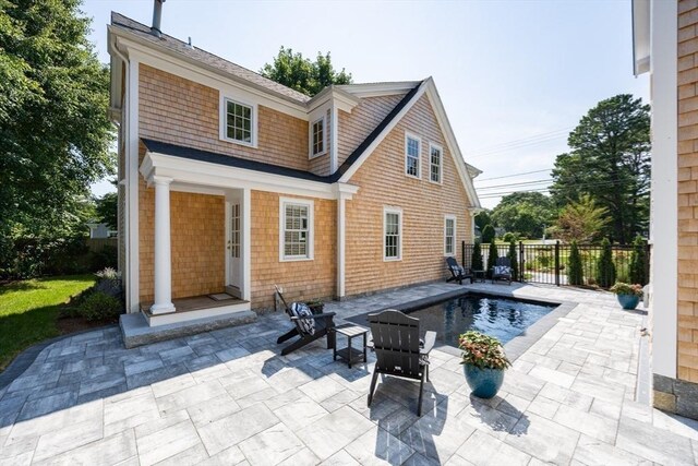 view of front of home with a front lawn