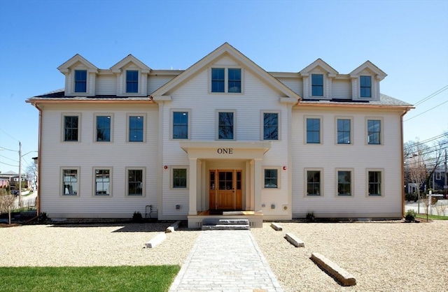 view of front of property
