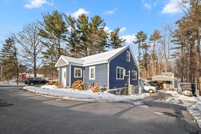 view of front of house featuring a carport