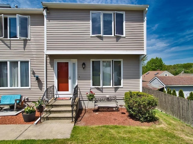 view of front of property