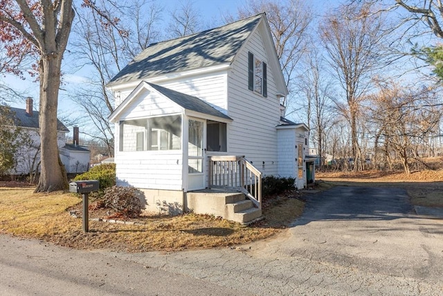 view of front of property