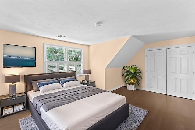 6 Kendall Vlg Unit 6, Cohasset, MA 02025 - bedroom featuring a closet and wood finished floors