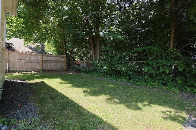 12 Fairmount Ave, Brockton, MA 02301 - view of yard