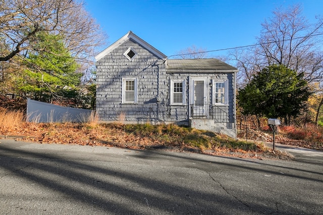 view of front of property