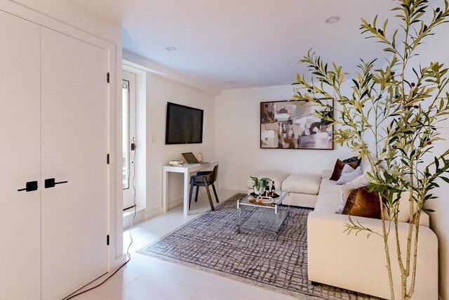 133 Charles St Unit 133, Cambridge, MA 02141 - view of living area