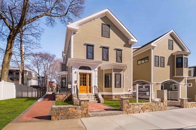 view of front of property