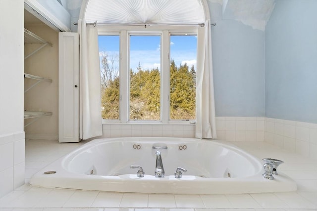 bathroom featuring a whirlpool tub