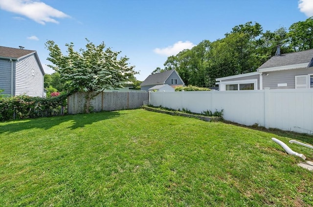42 Mccabe St, Dartmouth, MA 02748 - view of yard