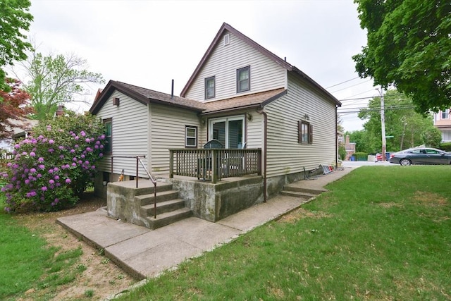 886 Canterbury St, Boston, MA 02131 - back of property with a yard