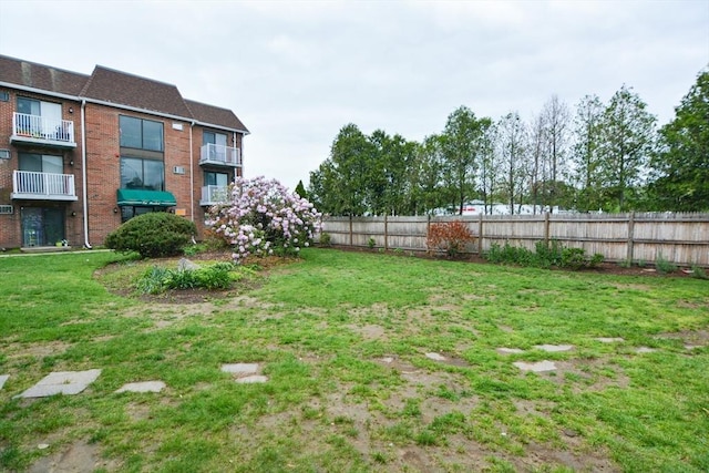 1186 Worcester Rd Unit 1221, Framingham, MA 01702 - view of yard