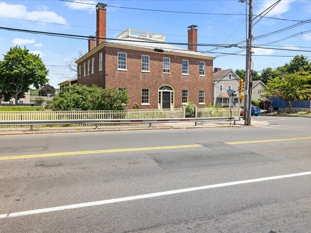 view of front facade