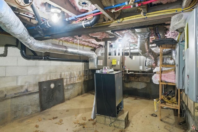 view of unfinished basement