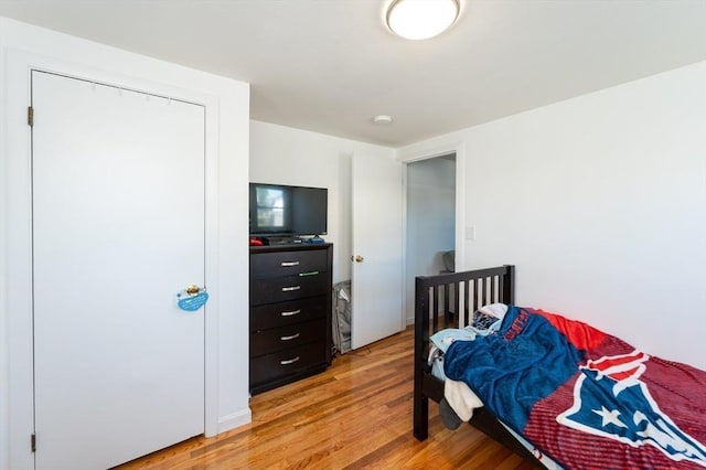 258-260 Pleasant St, Lowell, MA 01852 - bedroom featuring light wood finished floors