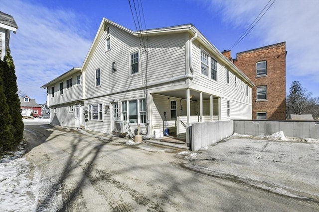 view of front of house