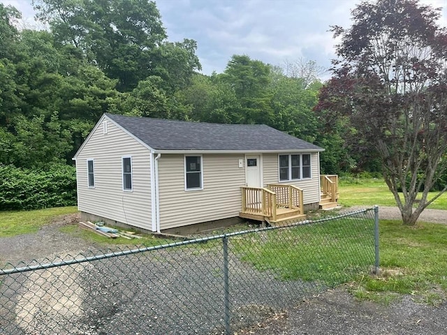 view of front of house with a front lawn