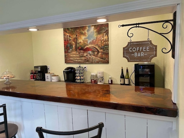 bar featuring a dry bar