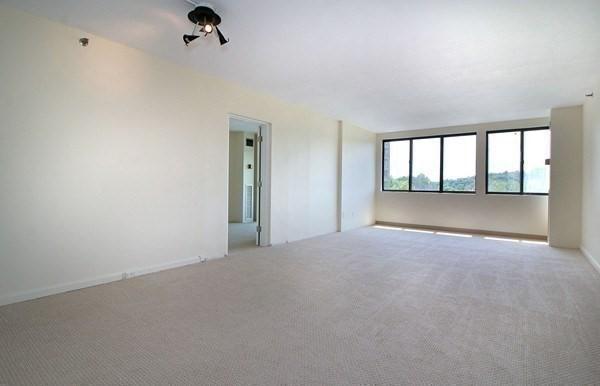empty room with carpet
