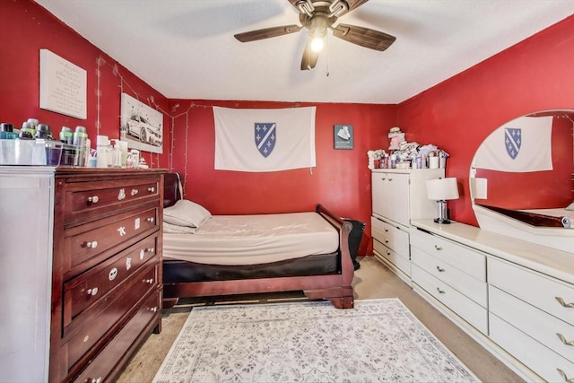 bedroom featuring ceiling fan