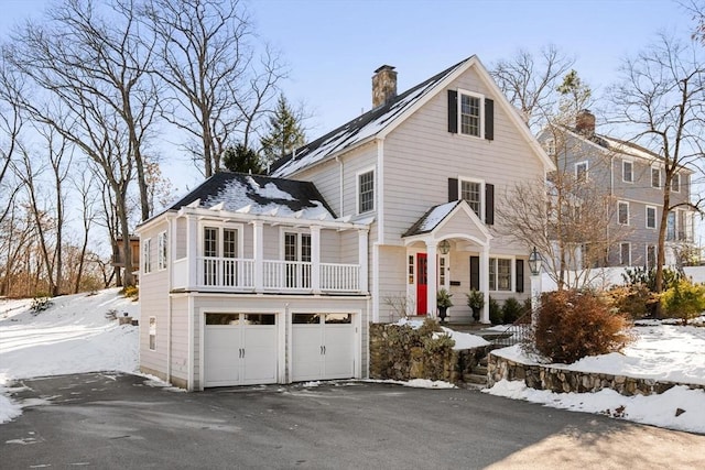 view of front property featuring a garage