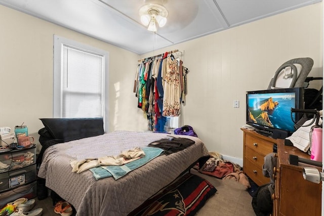 bedroom featuring ceiling fan