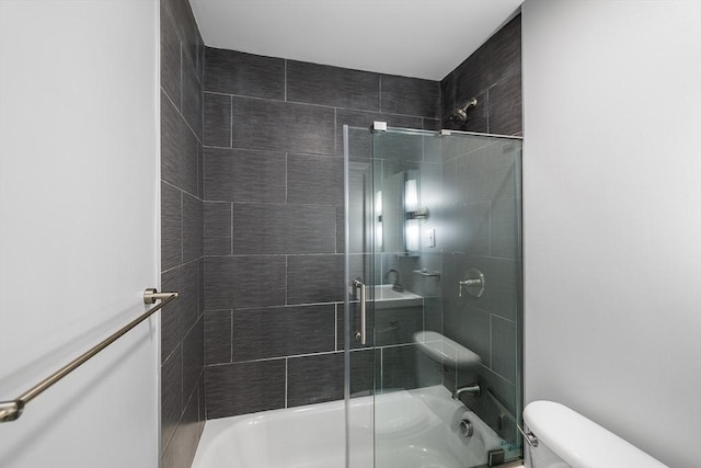 11 Cogswell Ave Unit 16, Cambridge, MA 02140 - full bath featuring toilet and enclosed tub / shower combo