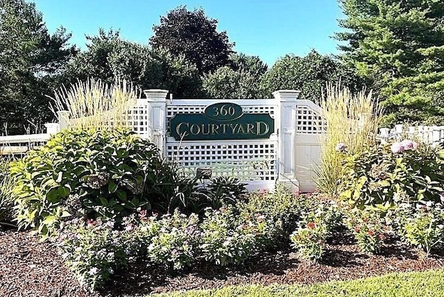 view of community / neighborhood sign