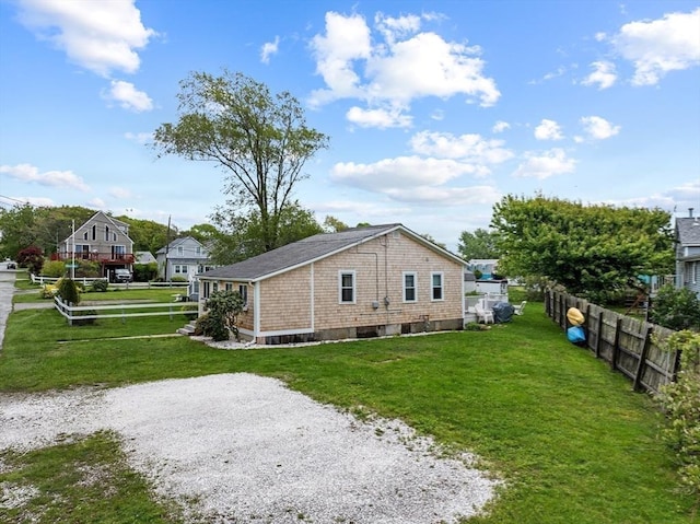 13 Hathaway St, Fairhaven, MA 02719 - view of side of property