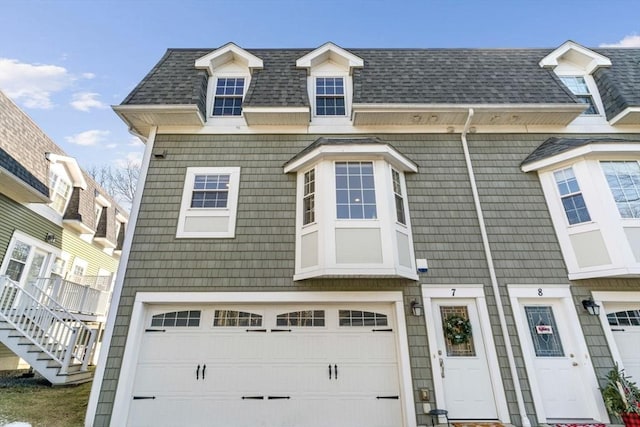 view of front facade featuring a garage