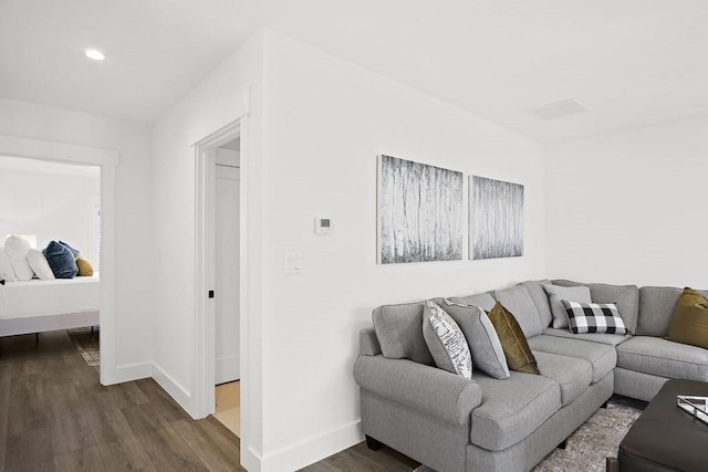 25 Salisbury Hill Blvd Unit 62, Worcester, MA 01609 - living room featuring recessed lighting, baseboards, and dark wood finished floors