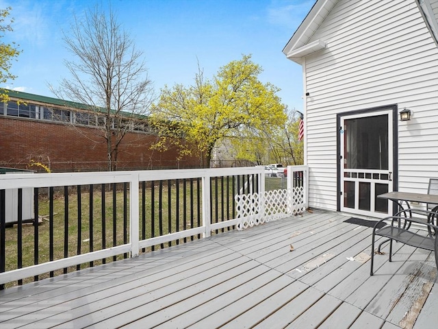 73 Laurel St, Leominster, MA 01453 - deck with a lawn and fence
