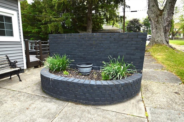 11 Dallas St, Worcester, MA 01604 - view of patio