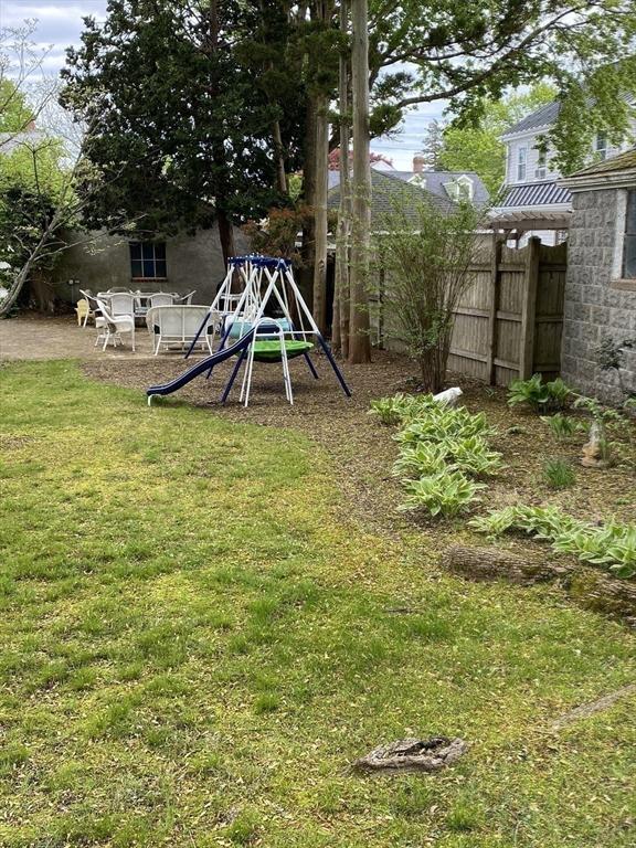 452 W Clinton St, New Bedford, MA 02740 - view of yard