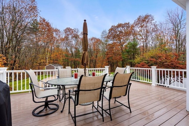 6 Bishop Ln, Middleton, MA 01949 - deck with outdoor dining space