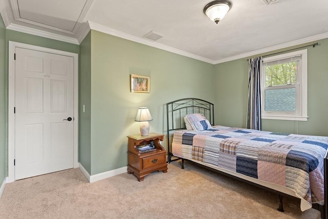 bedroom featuring carpet flooring, baseboards, visible vents, and crown molding