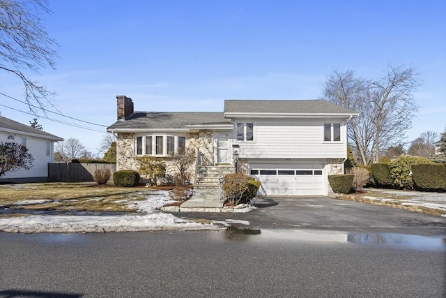 view of front facade featuring a garage