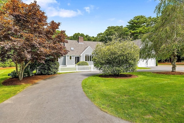 view of front of house with a front yard