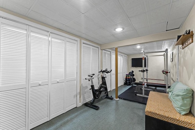 workout area featuring recessed lighting