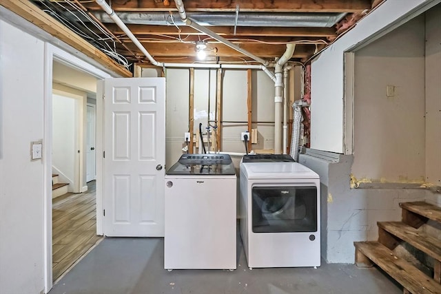 laundry room featuring laundry area and independent washer and dryer