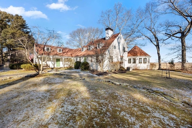 exterior space featuring a lawn