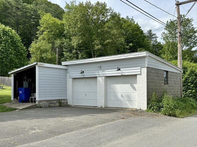 12 Wellington St, Buckland, MA 01370 - view of detached garage
